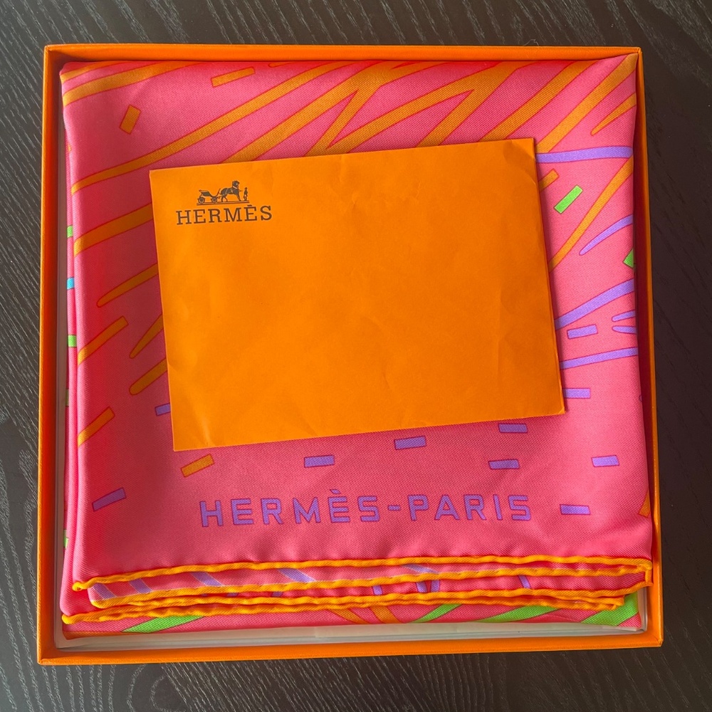 Authentic Hermes Silk Scarf Never Used - Picture 11 of 13